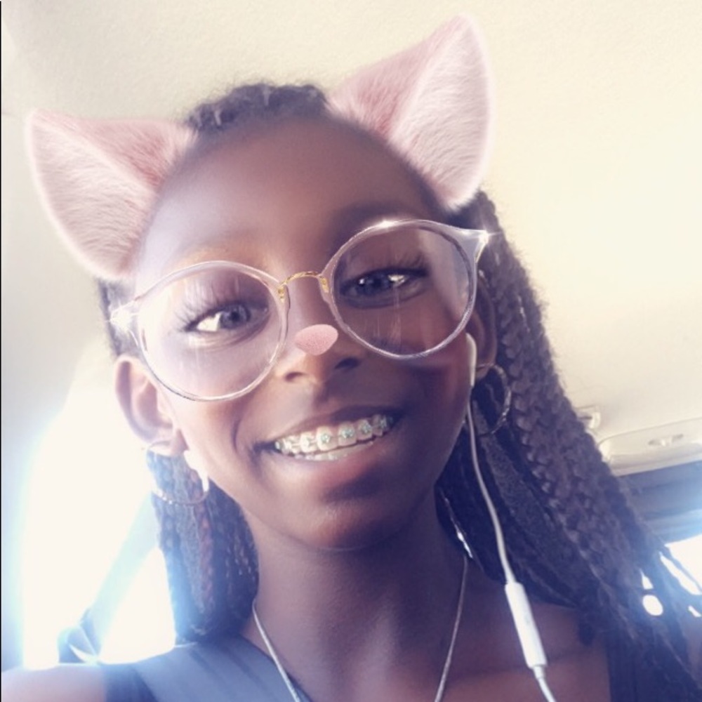 Meet your Posher, Nyla